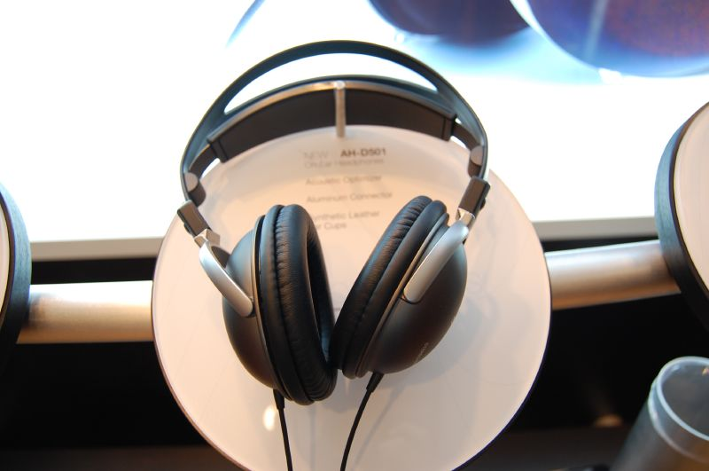 Illustration for article titled New Denon Headphones Make Mysterious Appearance At Line Show